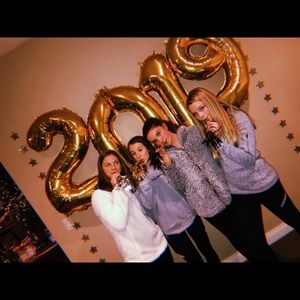 Meet your Posher, Elise